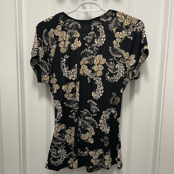 Large flowery blouse - Picture 2 of 2